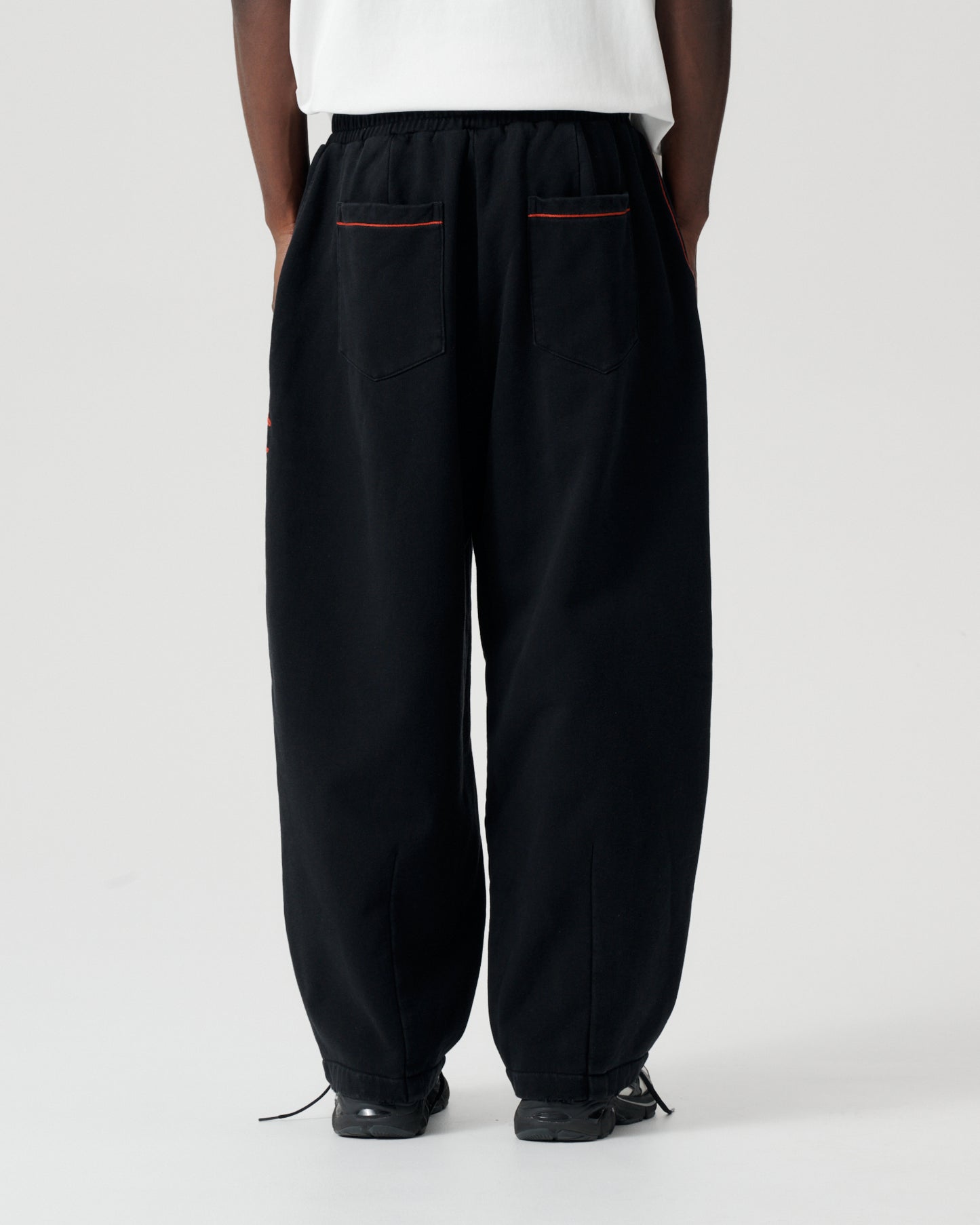 Thread Easy Pant - Off Black